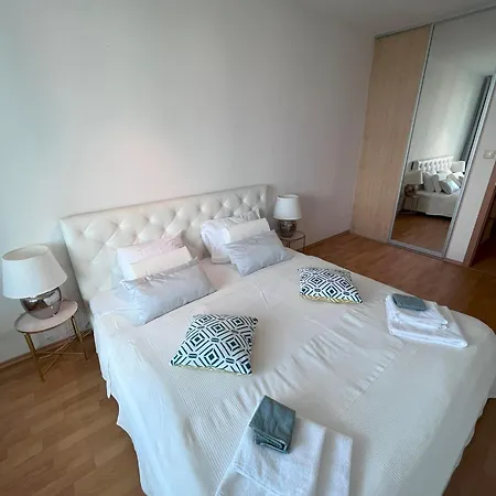 Apartament 2 With Terrace, New Building, Jegeho Bratislava