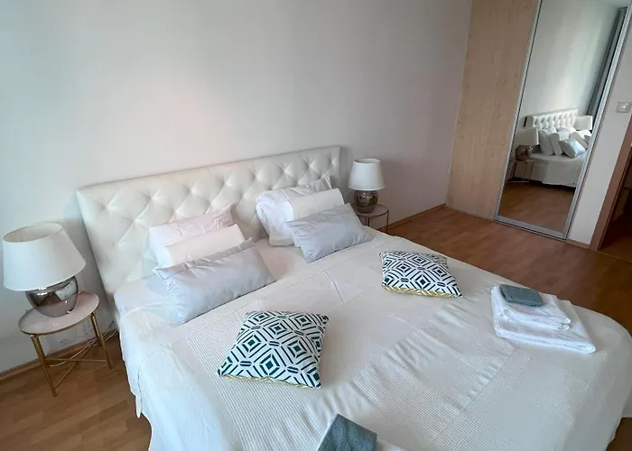 アパート 2 With Terrace, New Building, Jegeho ブラチスラヴァ